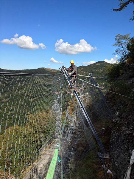 Installazione-barriere-paramassi